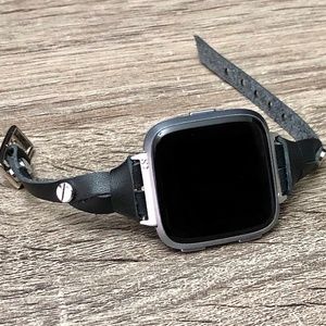 Black Leather Slim Bracelet for Fitbit Versa Lite